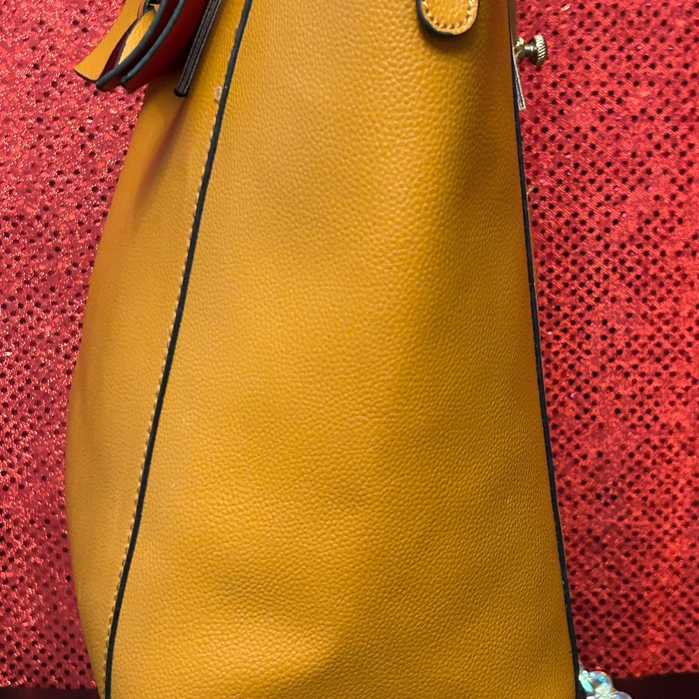 Elegant Mustard Tote Bag with Bow Accent - Picture 3 of 15